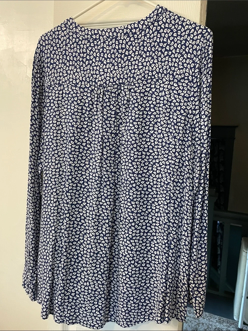 Amazon Essentials Navy/White Petals Blouse L - Picture 6 of 11